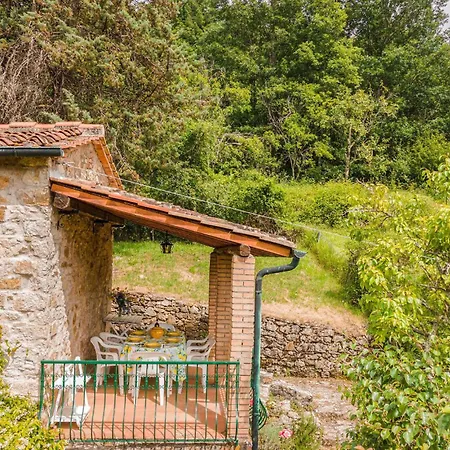 펜션 Awesome In Castelnuovo Val Di Cec