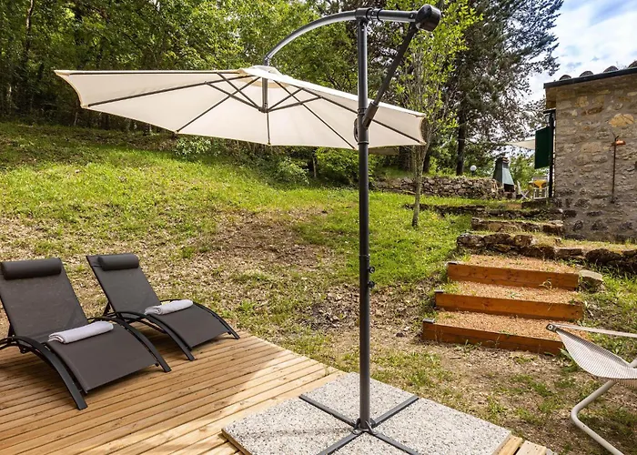 Awesome In Castelnuovo Val Di Cec 펜션